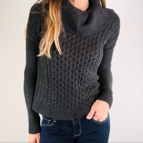 American Eagle Outfitters Sweaters - AEO sweater Sz XS grey cable knit cotton blend